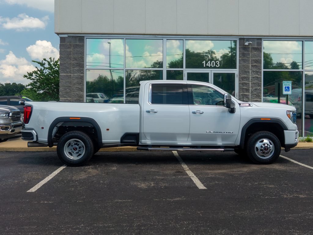 Used 2020 GMC Sierra 3500 Denali w/ Denali Ultimate Package AWD/4WD image 7