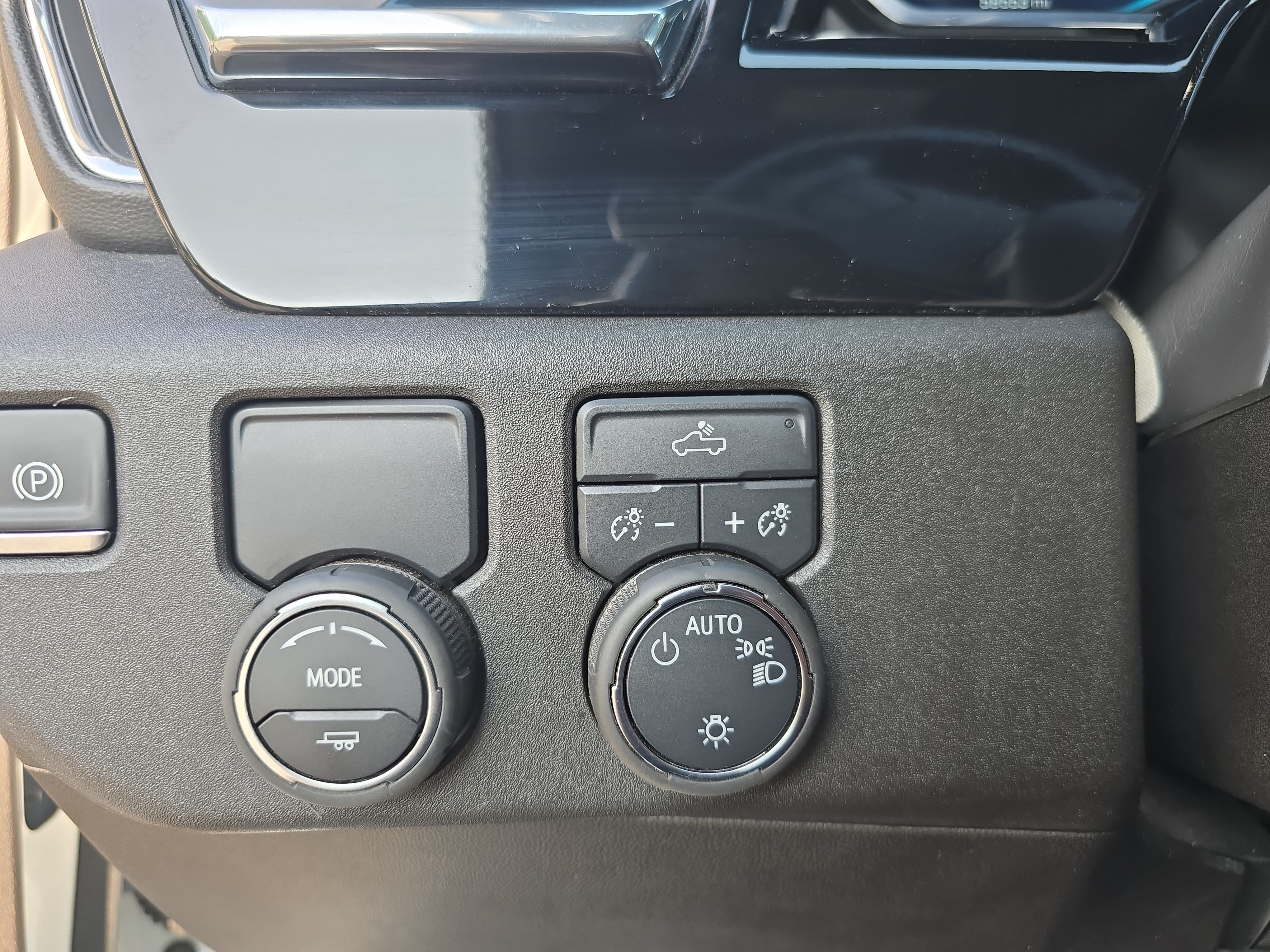 Used 2025 Chevrolet Silverado 1500 LT RWD image 22