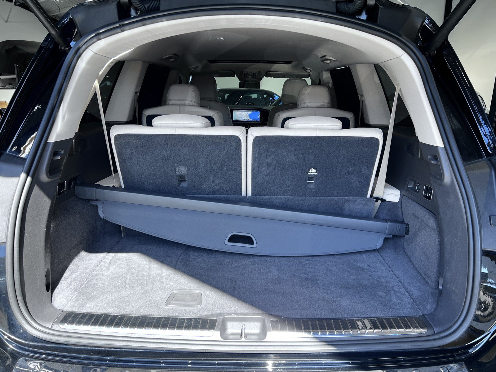 Used 2020 Mercedes-Benz GLS 450 4MATIC image 31