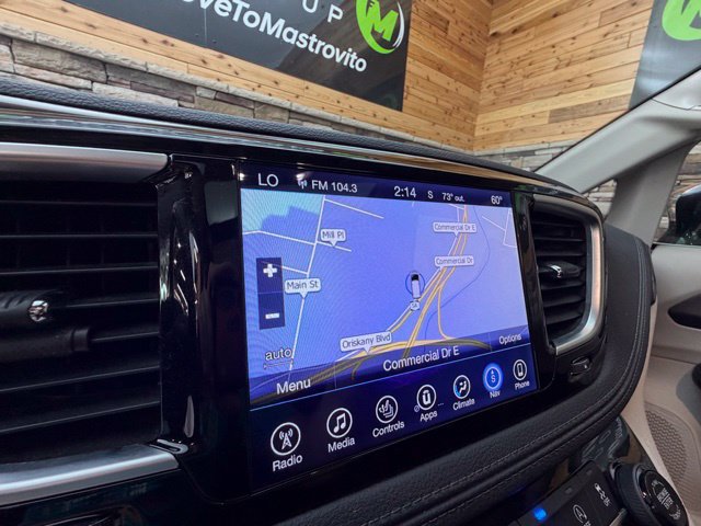 Used 2017 Chrysler Pacifica Limited FWD image 24