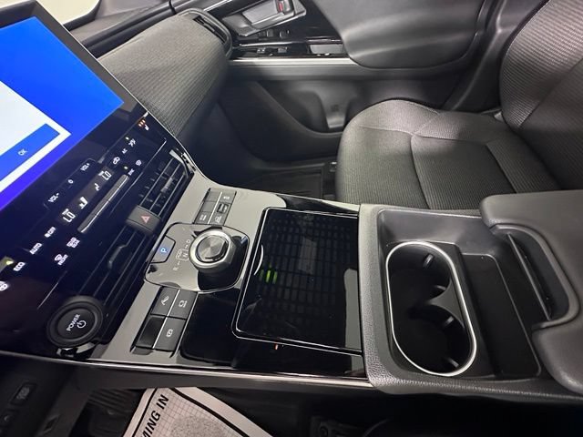 Used 2025 Toyota bZ4X AWD w/ Weather Package image 31