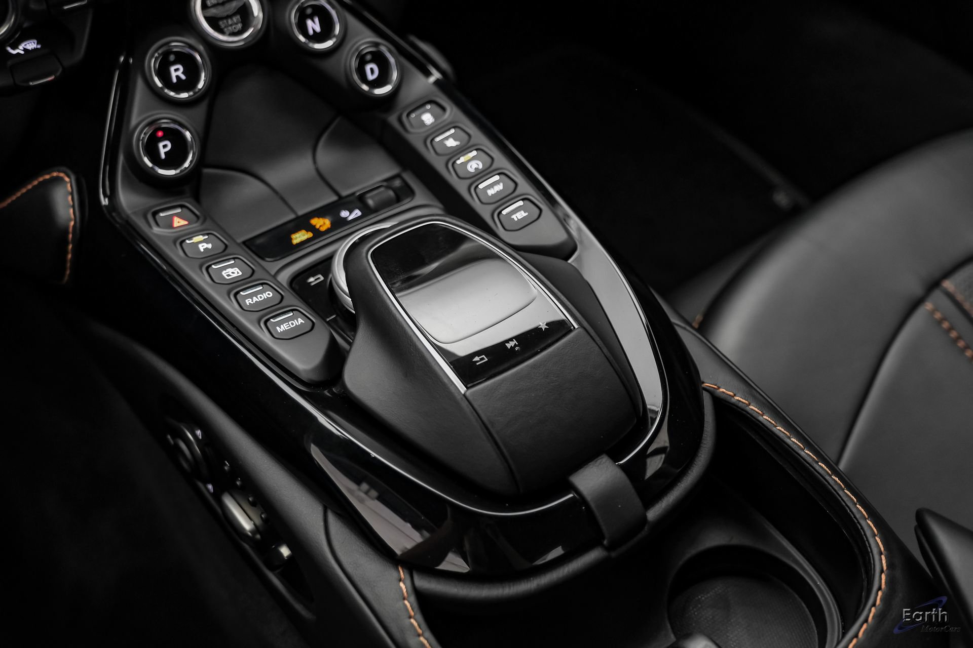 Used 2020 Aston Martin V8 Vantage Coupe RWD image 63