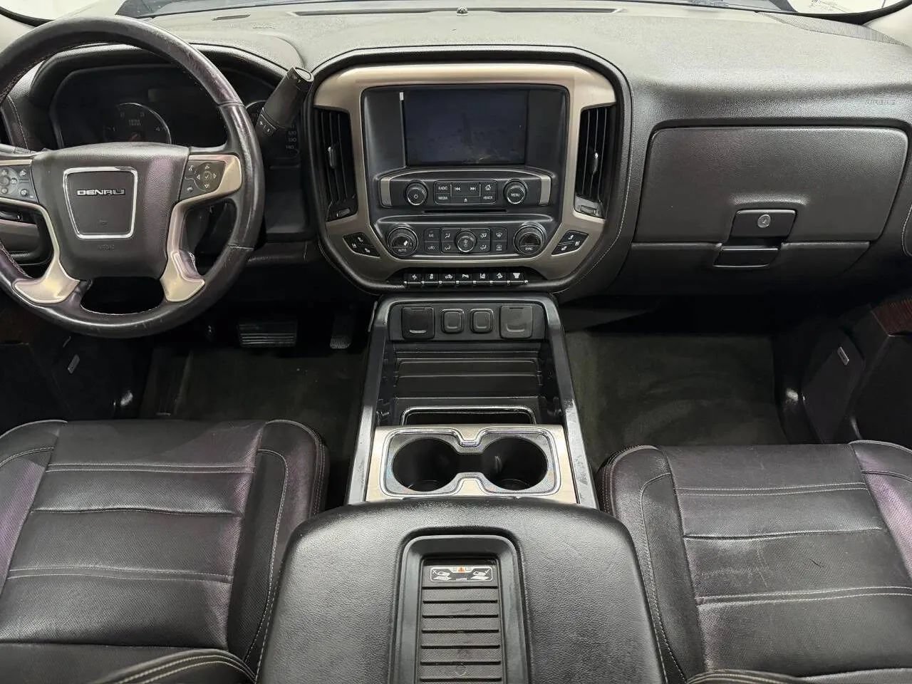 Used 2018 GMC Sierra 2500 Denali w/ Duramax Plus Package AWD/4WD image 2