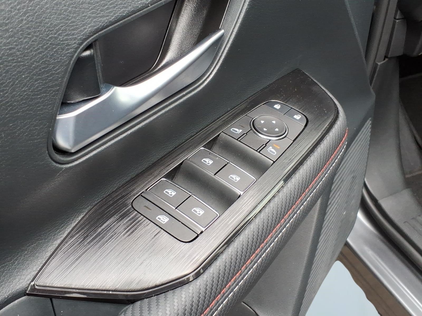 Used 2026 Nissan Kicks SR w/ Cold Weather Package AWD/4WD image 13
