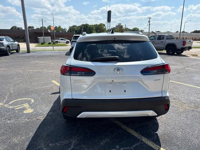 Used 2025 Toyota Corolla Cross XLE FWD image 6