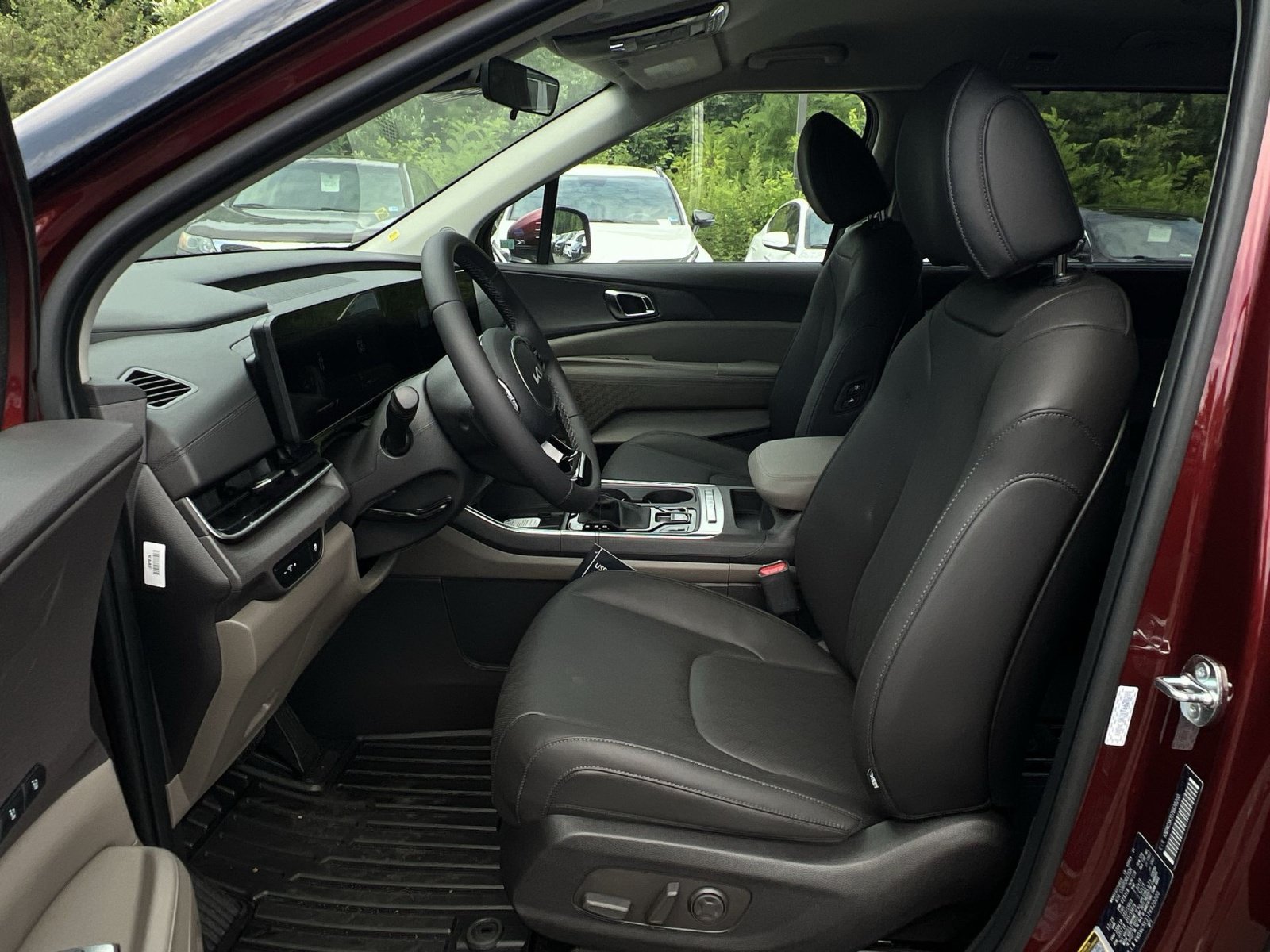 New 2026 Kia Carnival EX FWD image 18