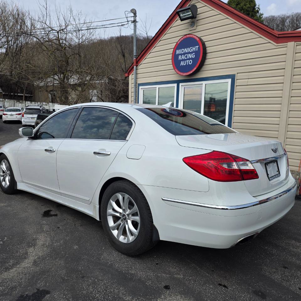 Used 2013 Hyundai Genesis 3.8 image 10