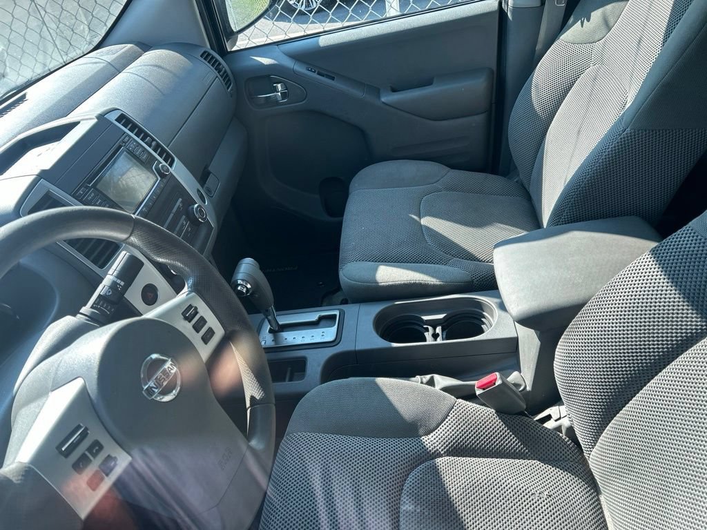 Used 2018 Nissan Frontier SV RWD image 3