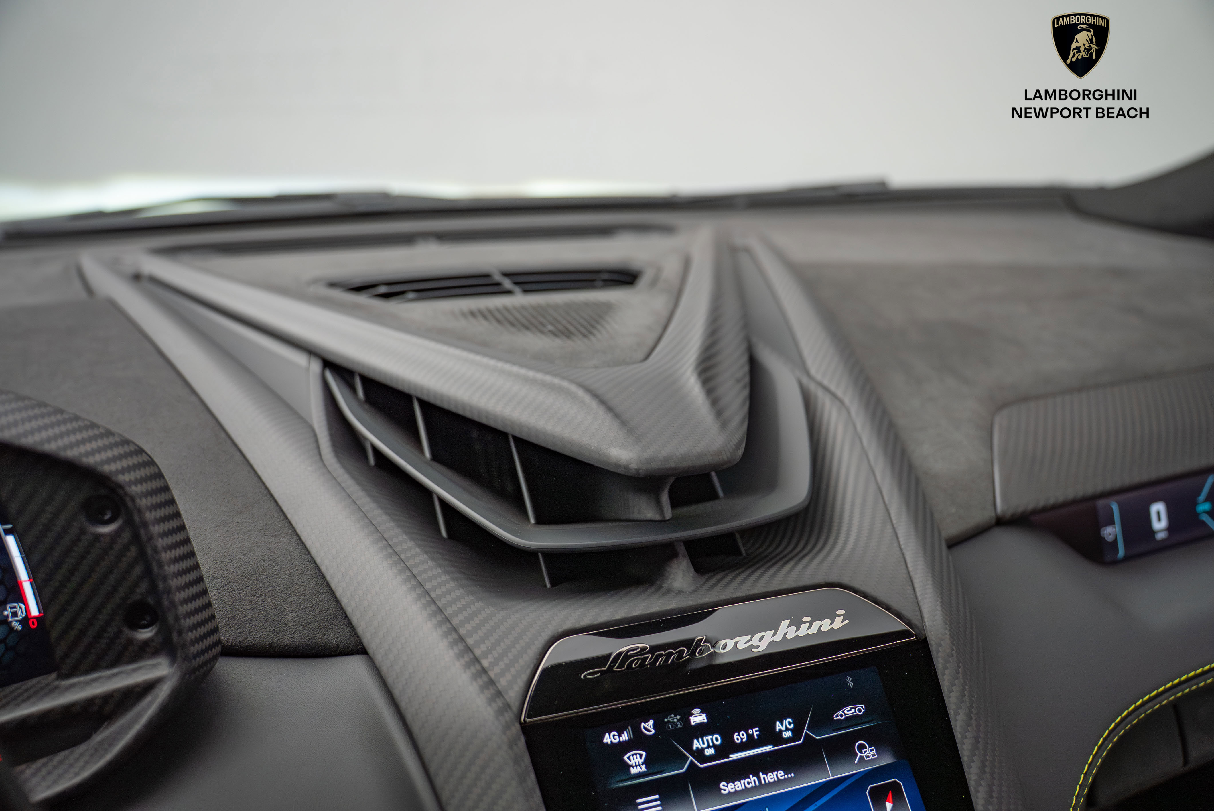 Used 2024 Lamborghini Revuelto image 35