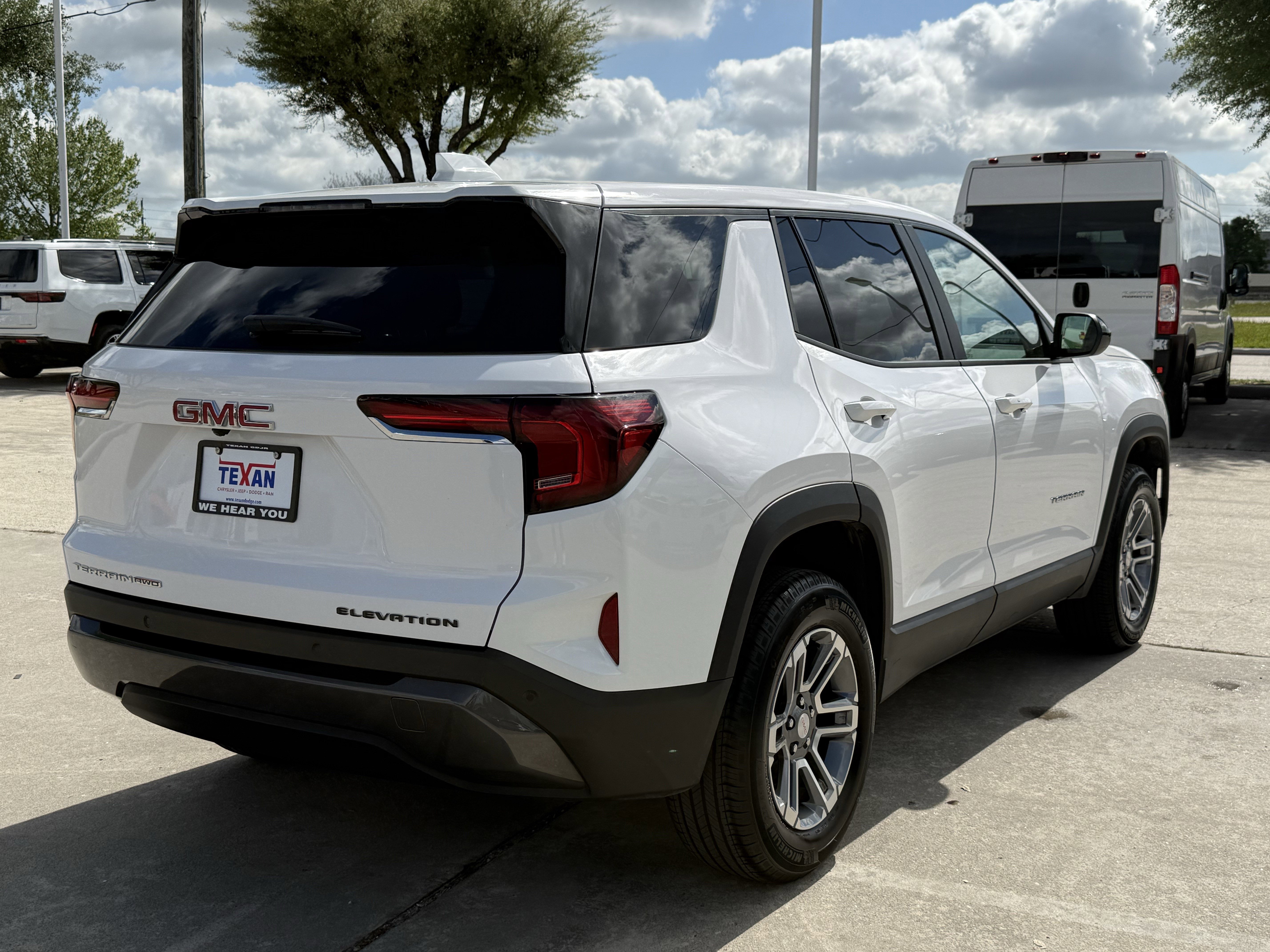 Used 2026 GMC Terrain Elevation image 5