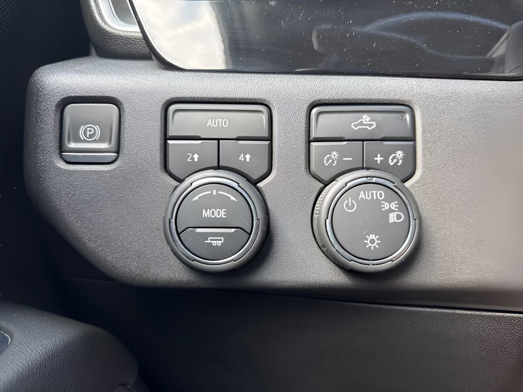 Used 2022 Chevrolet Silverado 1500 LT w/ Protection Package image 23