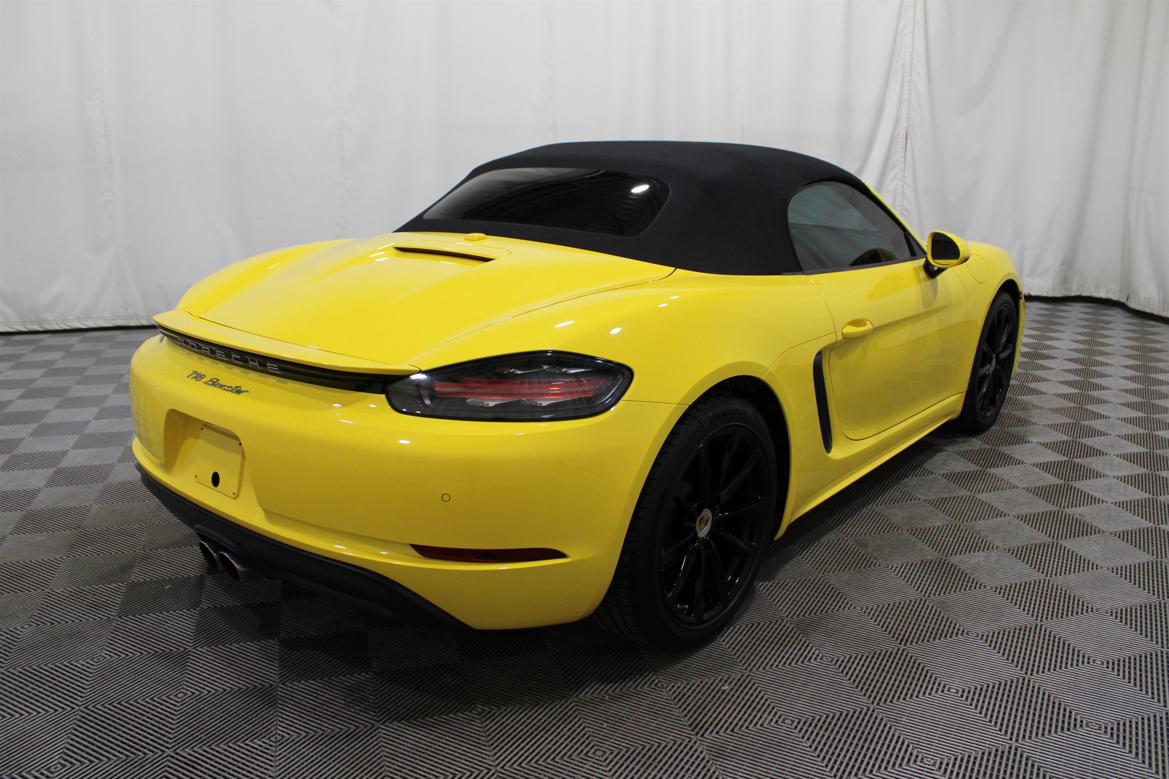 Used 2023 Porsche 718 Boxster w/ Sport Chrono Package image 28