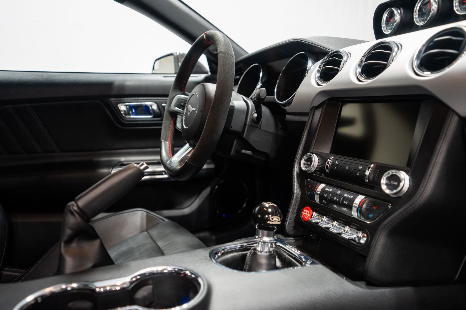 Used 2015 Ford Mustang GT Premium RWD image 21