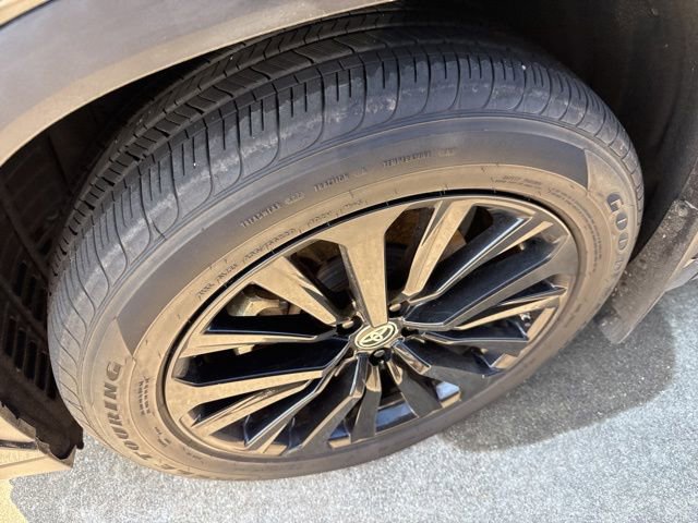 Used 2023 Toyota Highlander XSE image 2