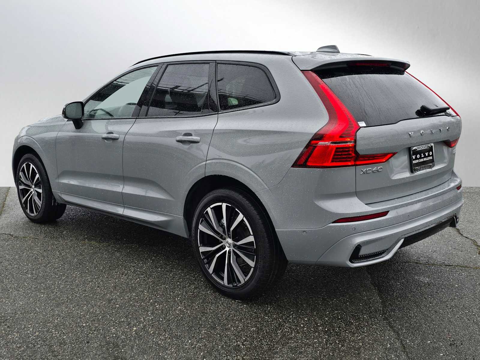 Certified 2025 Volvo XC60 B5 Plus image 5