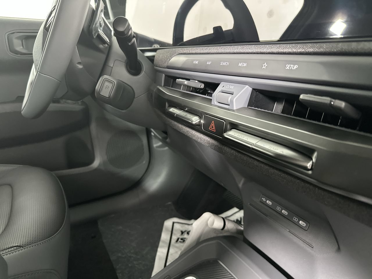 New 2027 Kia EV3 Wind FWD image 16