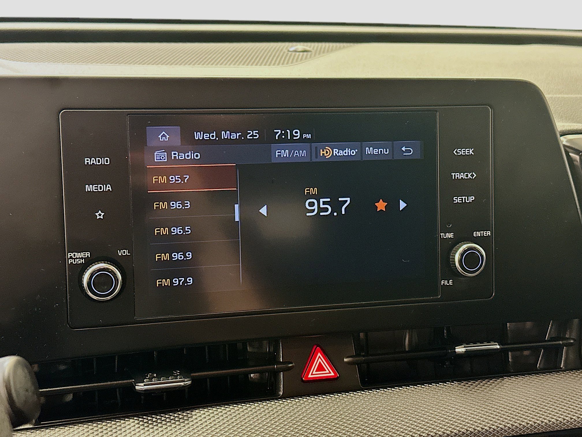 Used 2025 Kia Sportage LX image 21