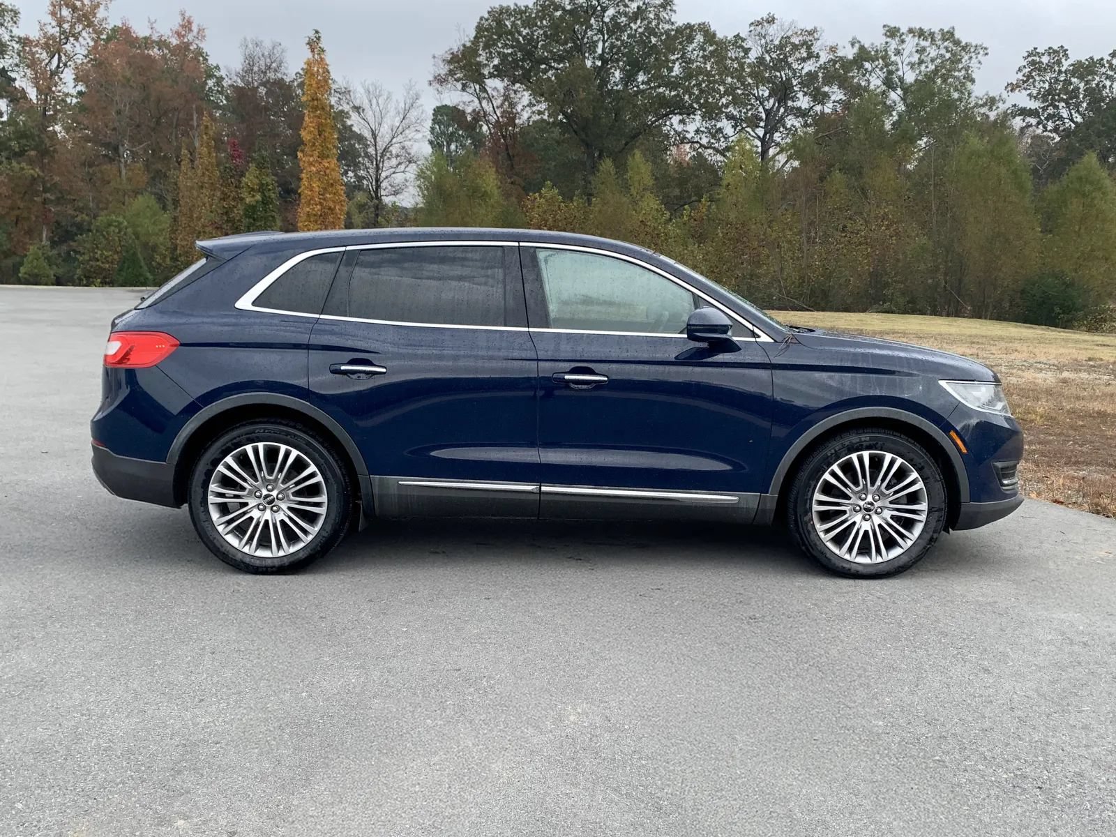 Used 2018 Lincoln MKX Reserve w/ Driver Assistance Package FWD image 8
