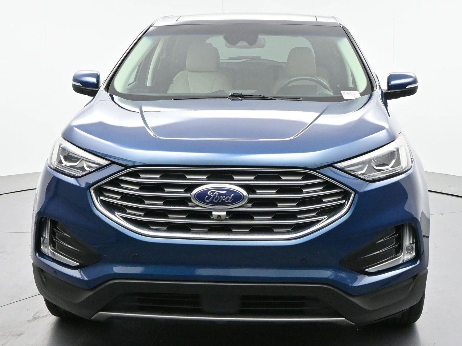 Used 2020 Ford Edge Titanium w/ Equipment Group 301A FWD image 2