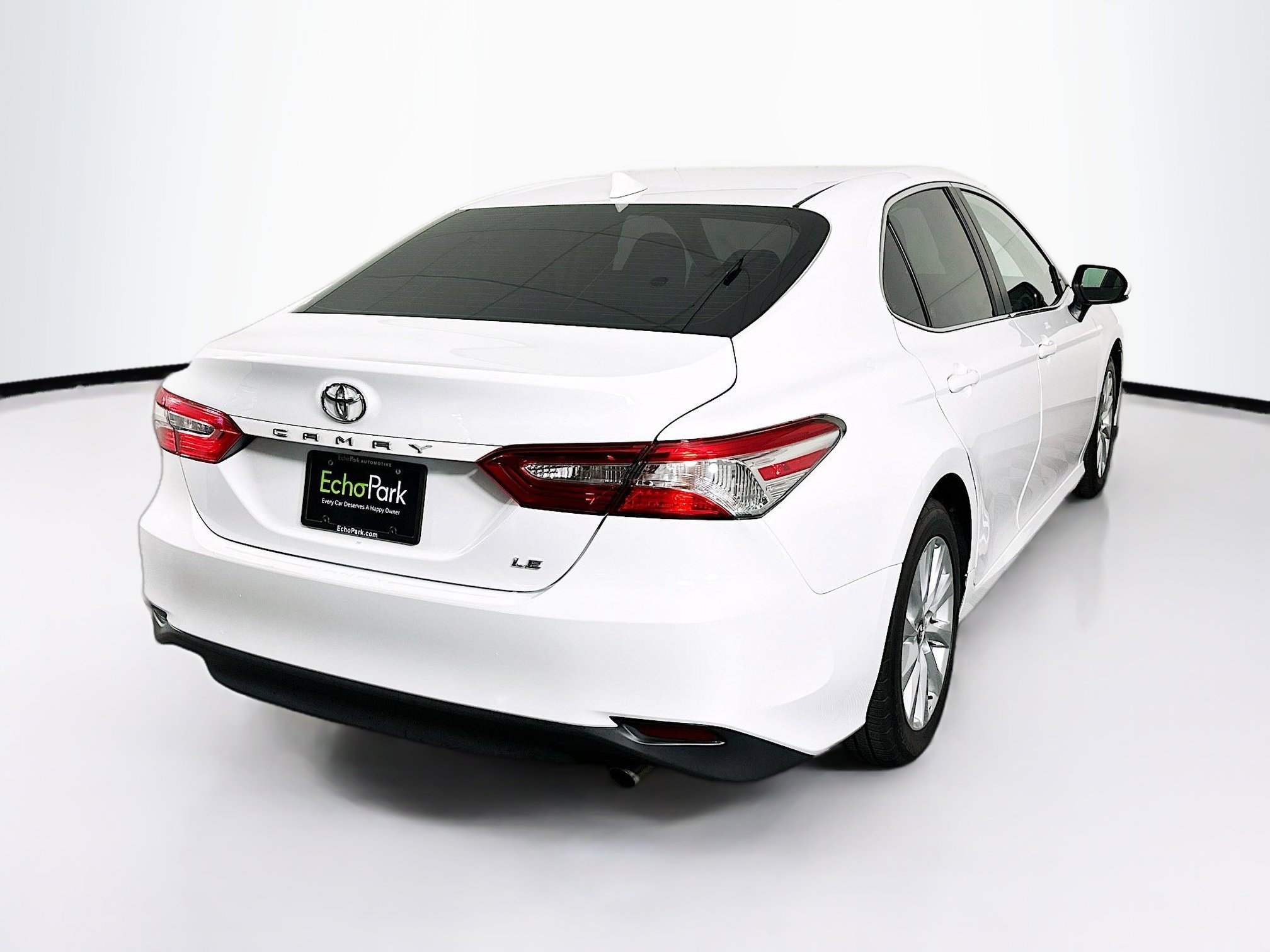 Used 2019 Toyota Camry LE image 9