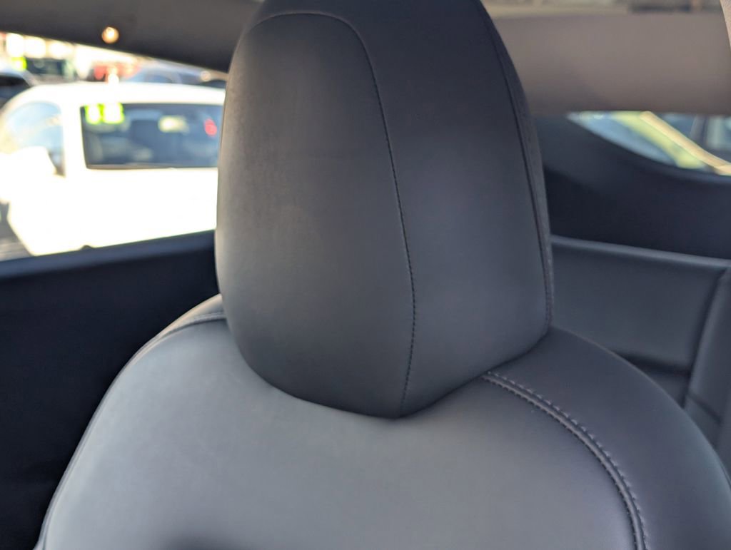 Used 2021 Tesla Model Y Long Range image 13