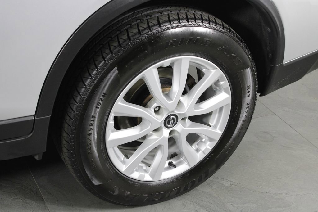 Used 2019 Nissan Rogue SV image 12