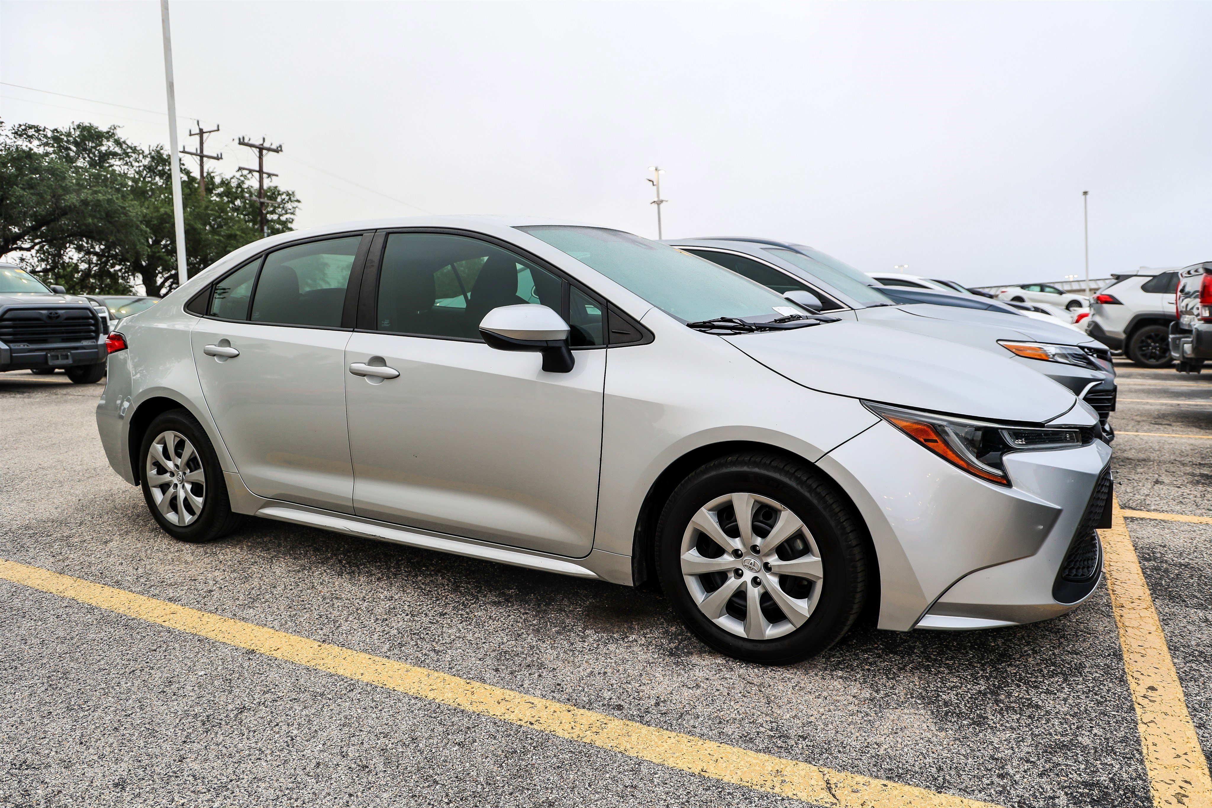 Used 2021 Toyota Corolla LE FWD image 6