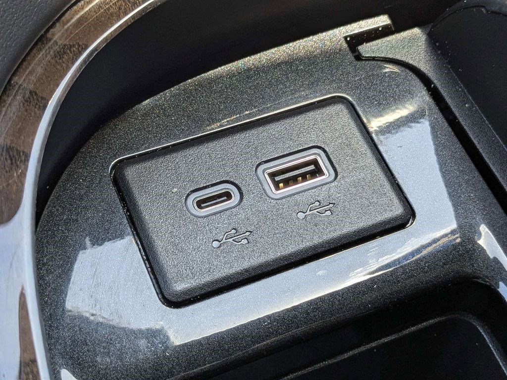 Used 2024 Cadillac Escalade Sport Platinum RWD image 26
