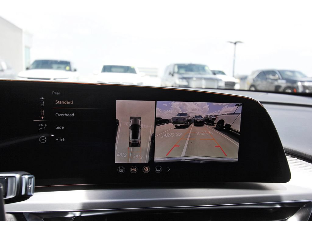 New 2027 Cadillac Lyriq Luxury AWD/4WD image 17