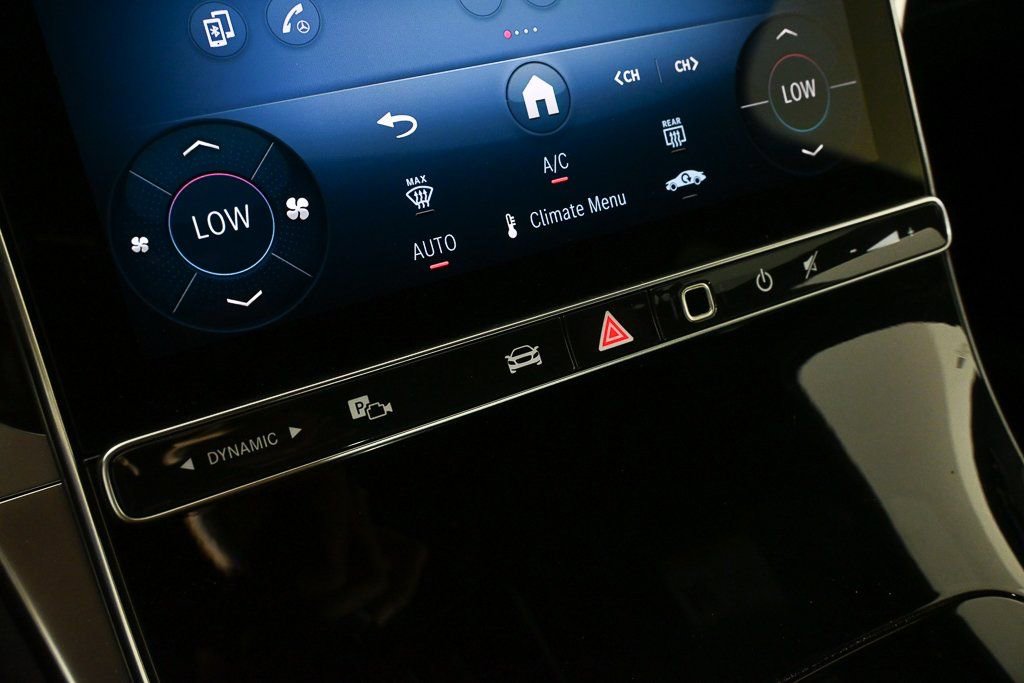 New 2025 Mercedes-Benz GLC 300 4MATIC image 14