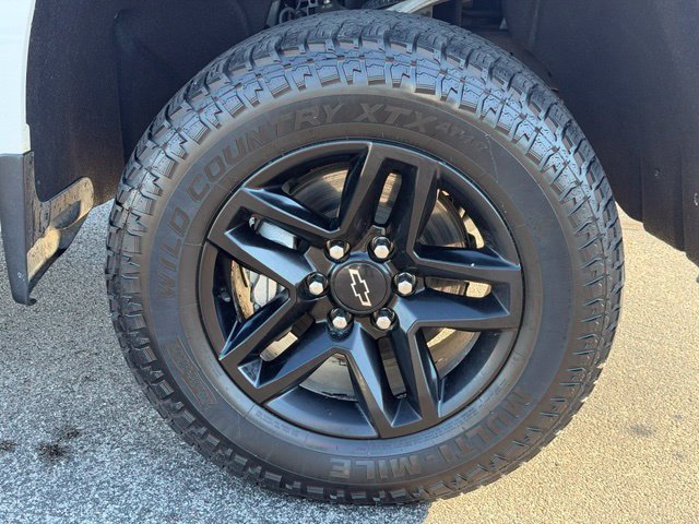 Used 2021 Chevrolet Silverado 1500 Custom Trail Boss w/ LPO, Dark Essentials Package AWD/4WD image 19