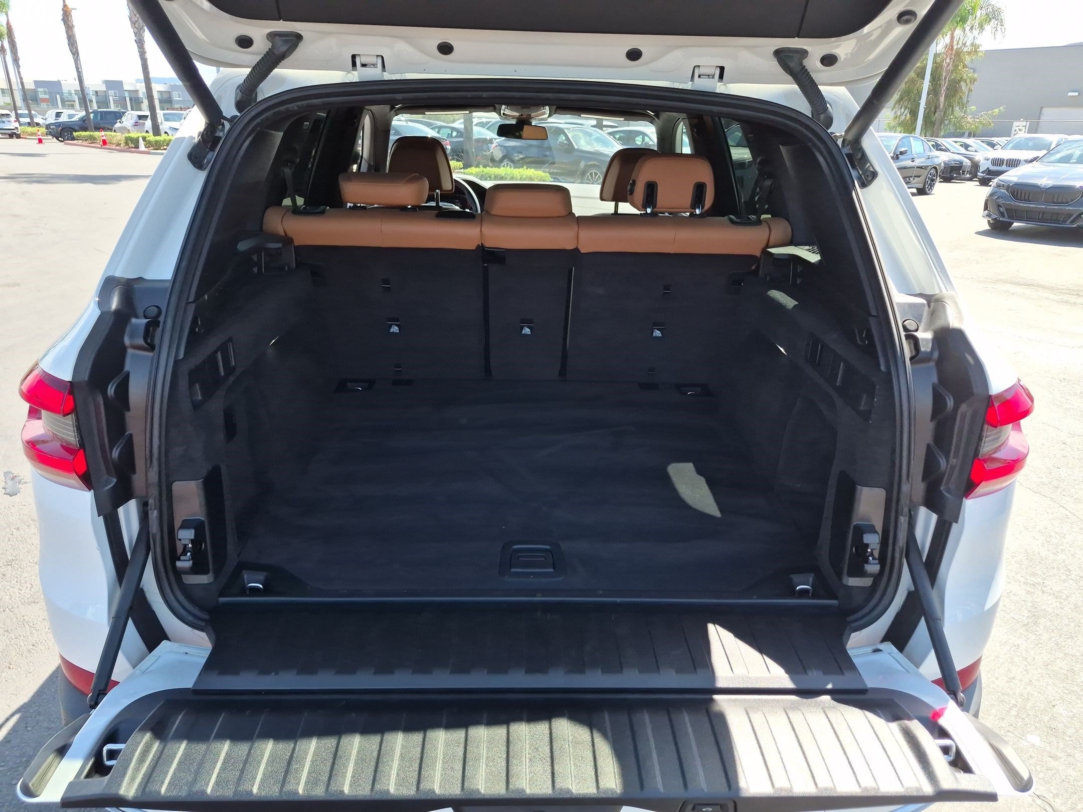 Used 2021 BMW X5 xDrive40i w/ Premium Package AWD/4WD image 32
