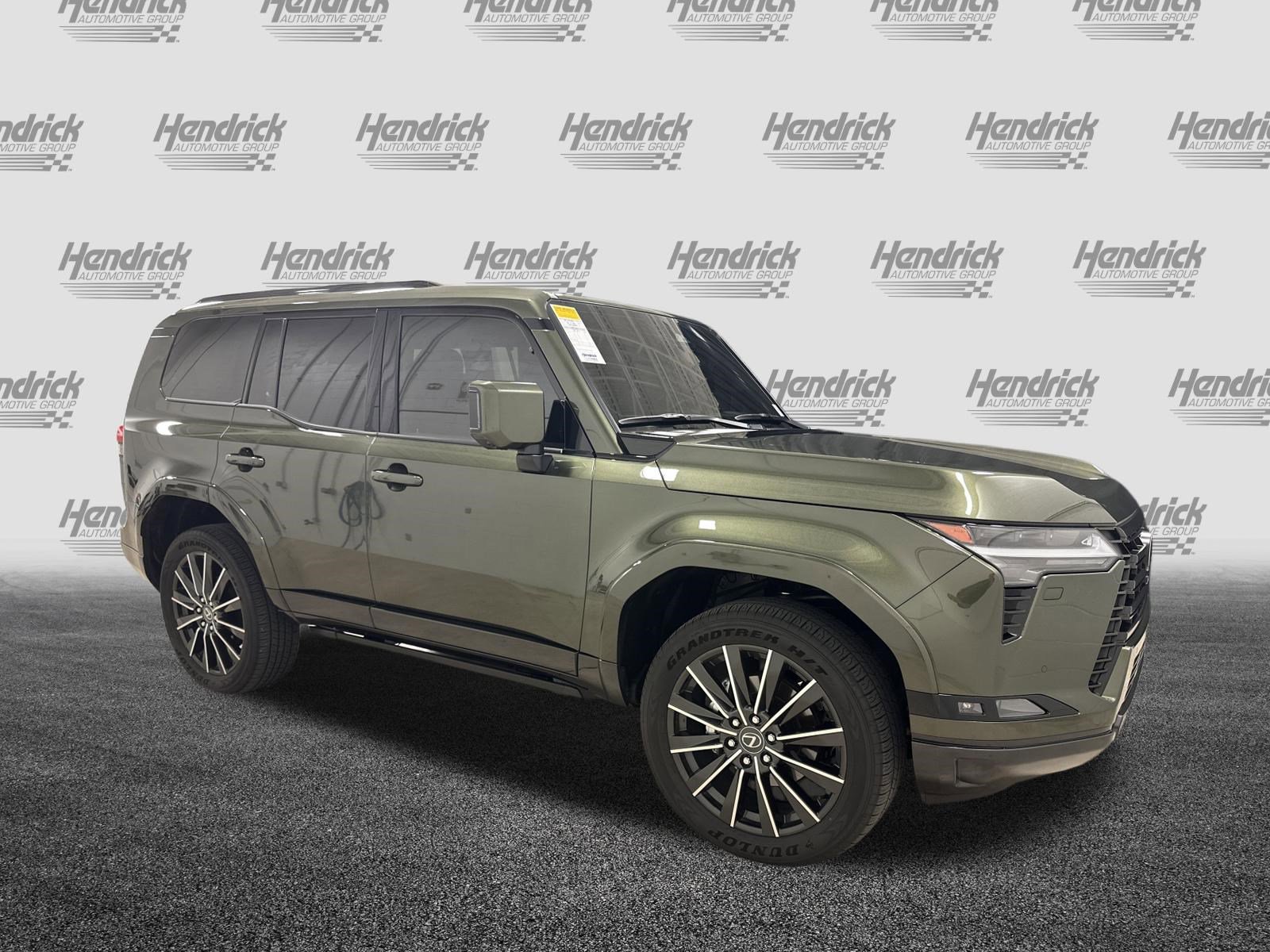 Used 2025 Lexus GX 550 w/ Accessory Package (2T) AWD/4WD image 2