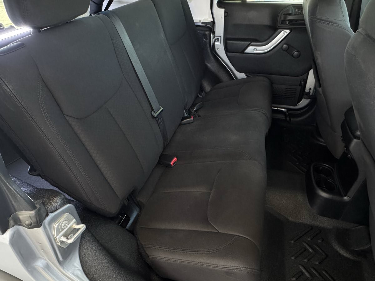 Used 2015 Jeep Wrangler Unlimited Sport AWD/4WD image 19