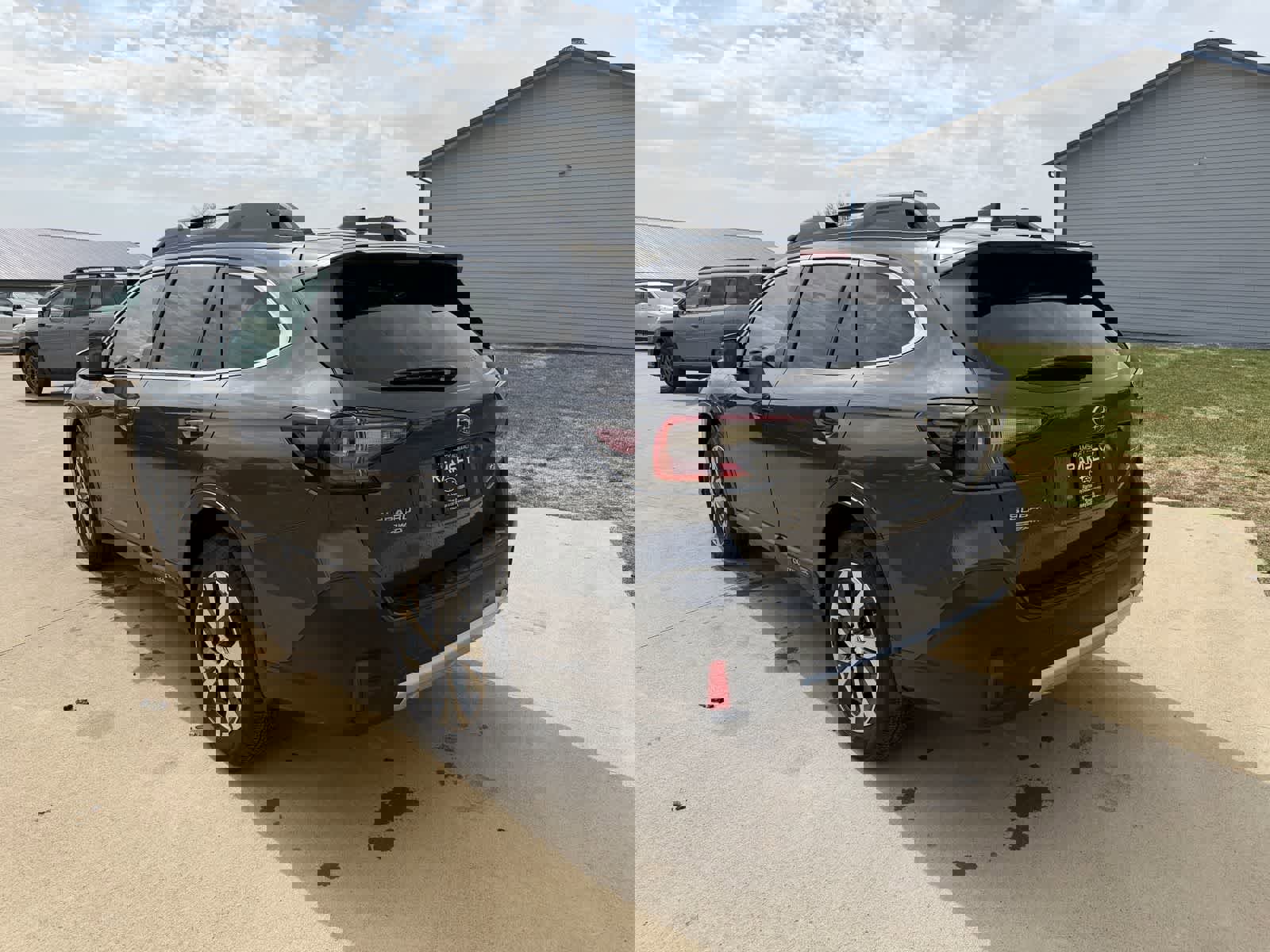 Used 2022 Subaru Outback Limited image 4