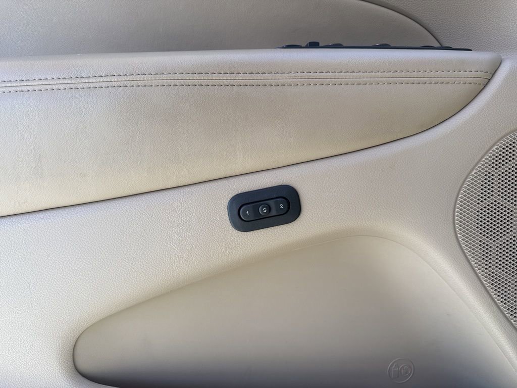 Used 2017 Jeep Grand Cherokee Limited image 10