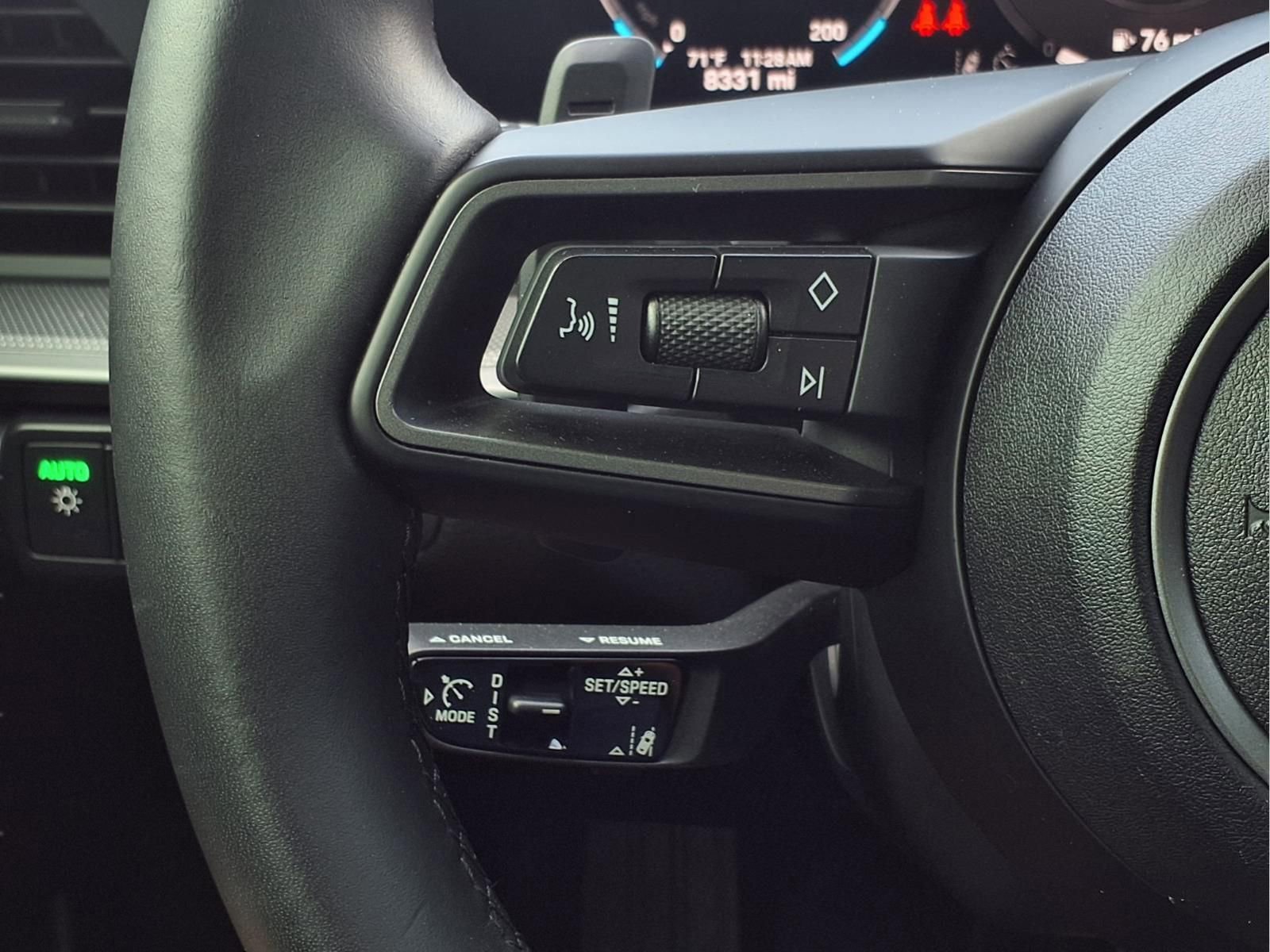 Used 2025 Porsche 911 Carrera RWD image 17