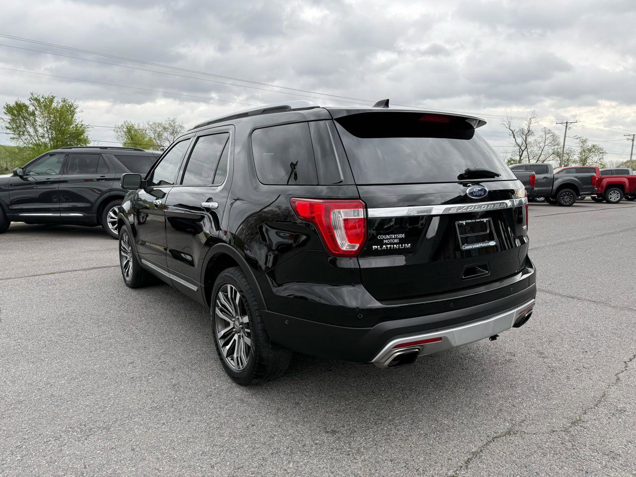 Used 2016 Ford Explorer Platinum AWD/4WD image 4