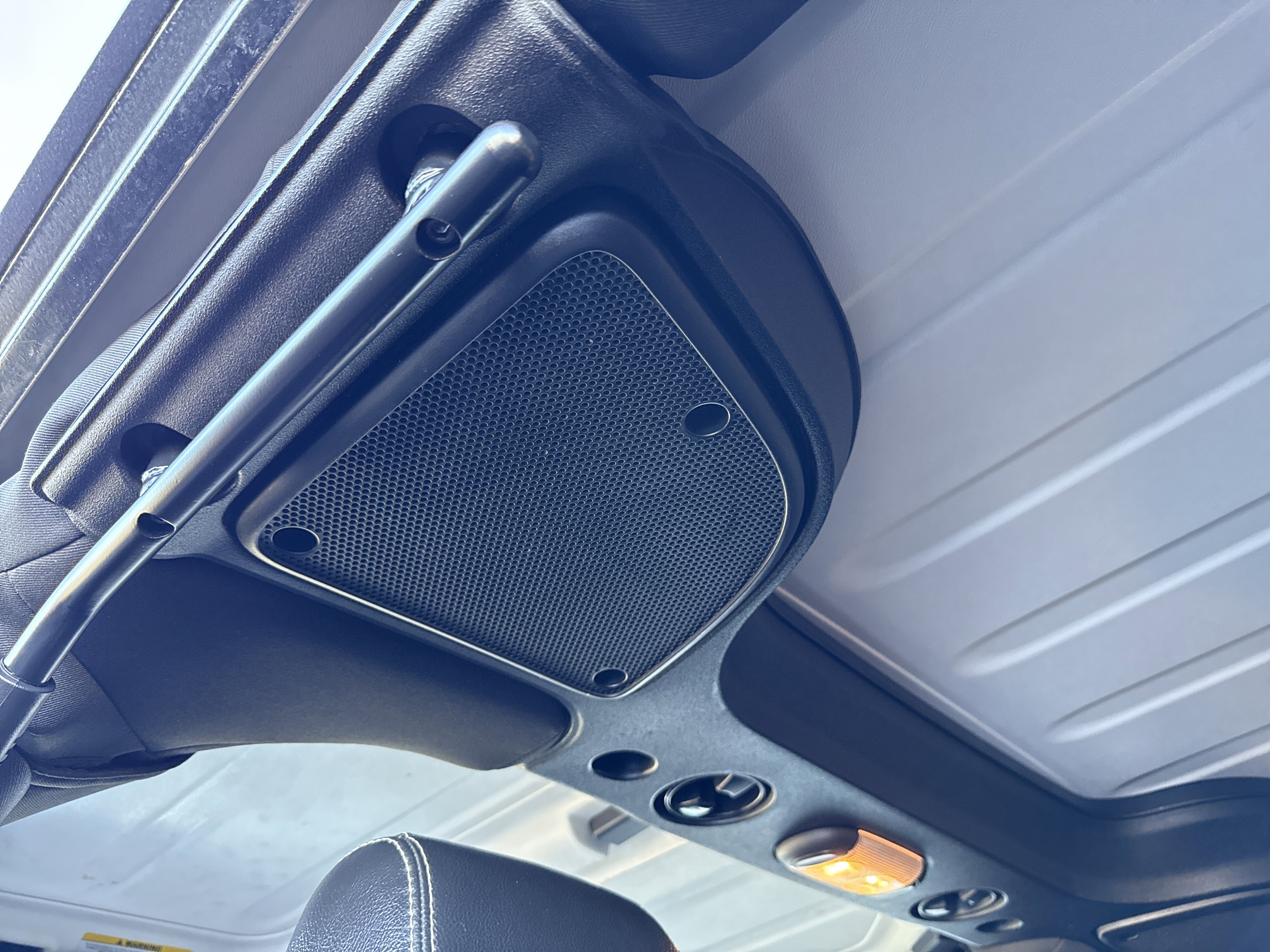 Used 2015 Jeep Wrangler Unlimited Rubicon w/ Connectivity Group image 29