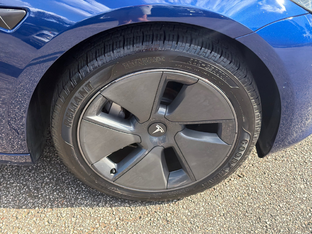 Used 2021 Tesla Model 3 Standard Range Plus RWD image 12