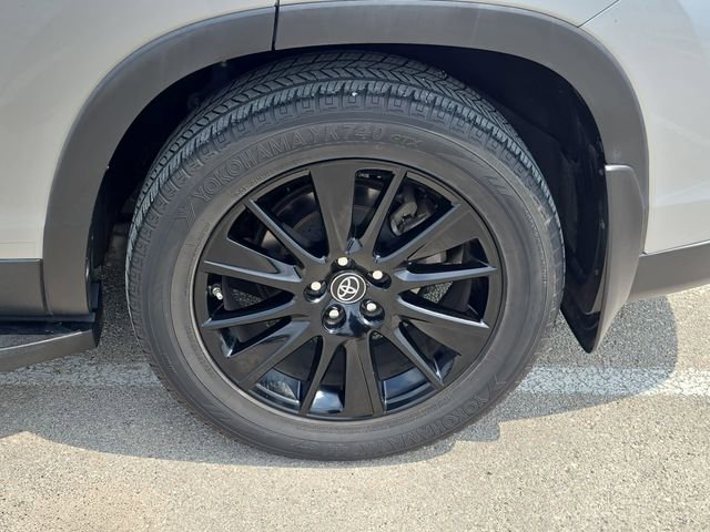 Used 2019 Toyota Highlander SE FWD image 35