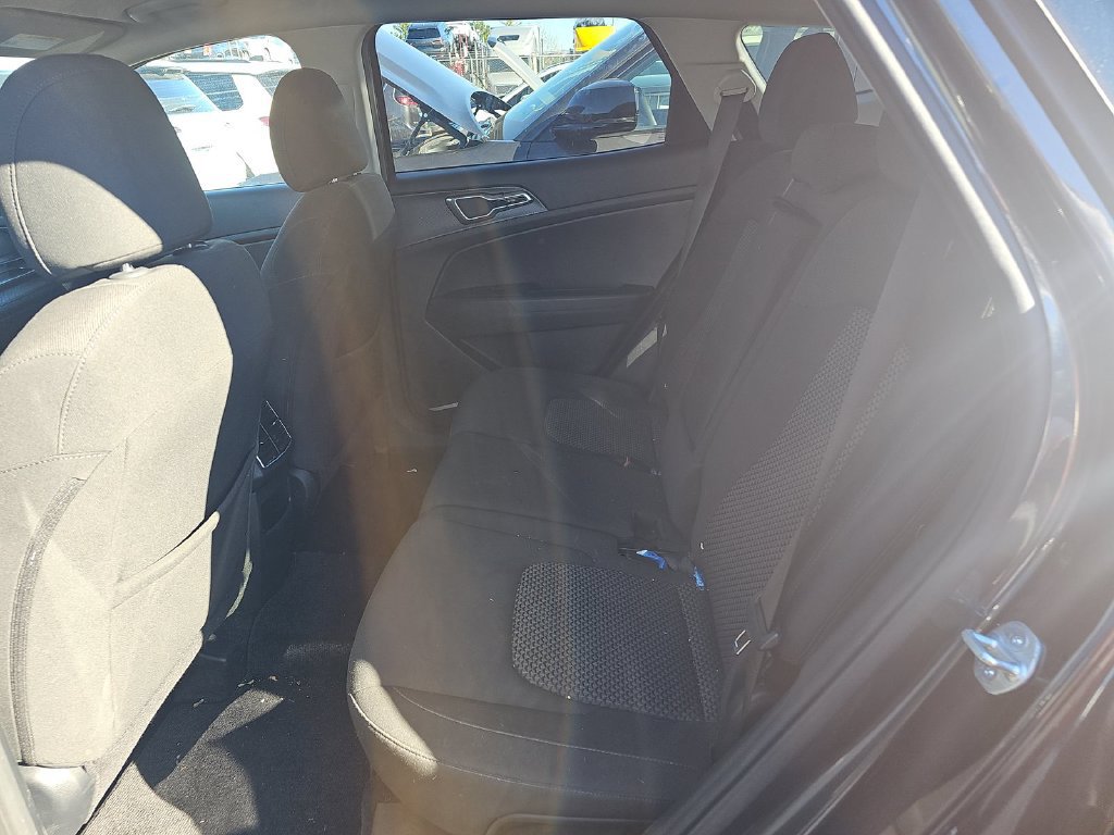 Used 2024 Kia Sportage LX AWD/4WD image 6
