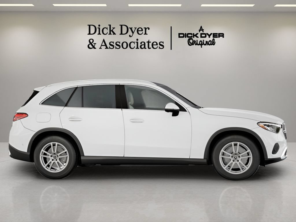 Used 2026 Mercedes-Benz GLC 300 image 5