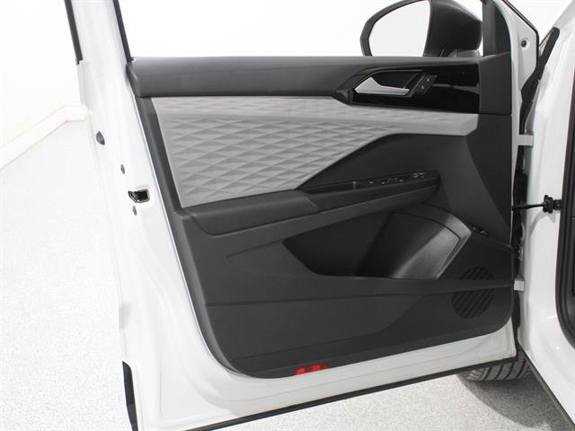 Used 2023 Volkswagen Taos S image 4