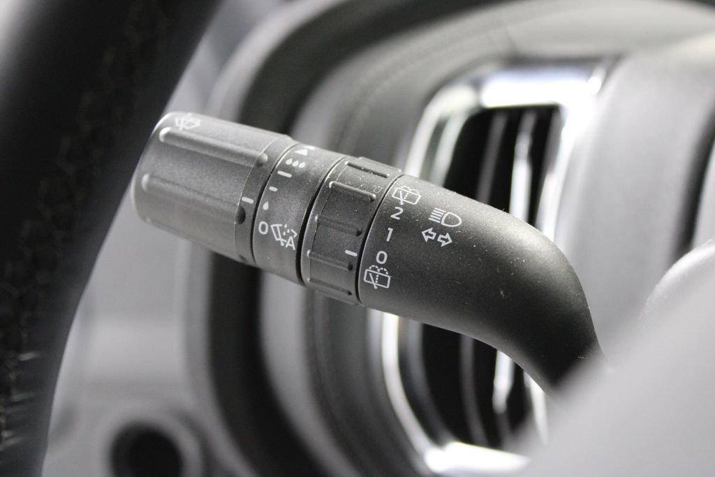 Used 2025 Ford Expedition Platinum w/ Stealth Appearance Package image 28