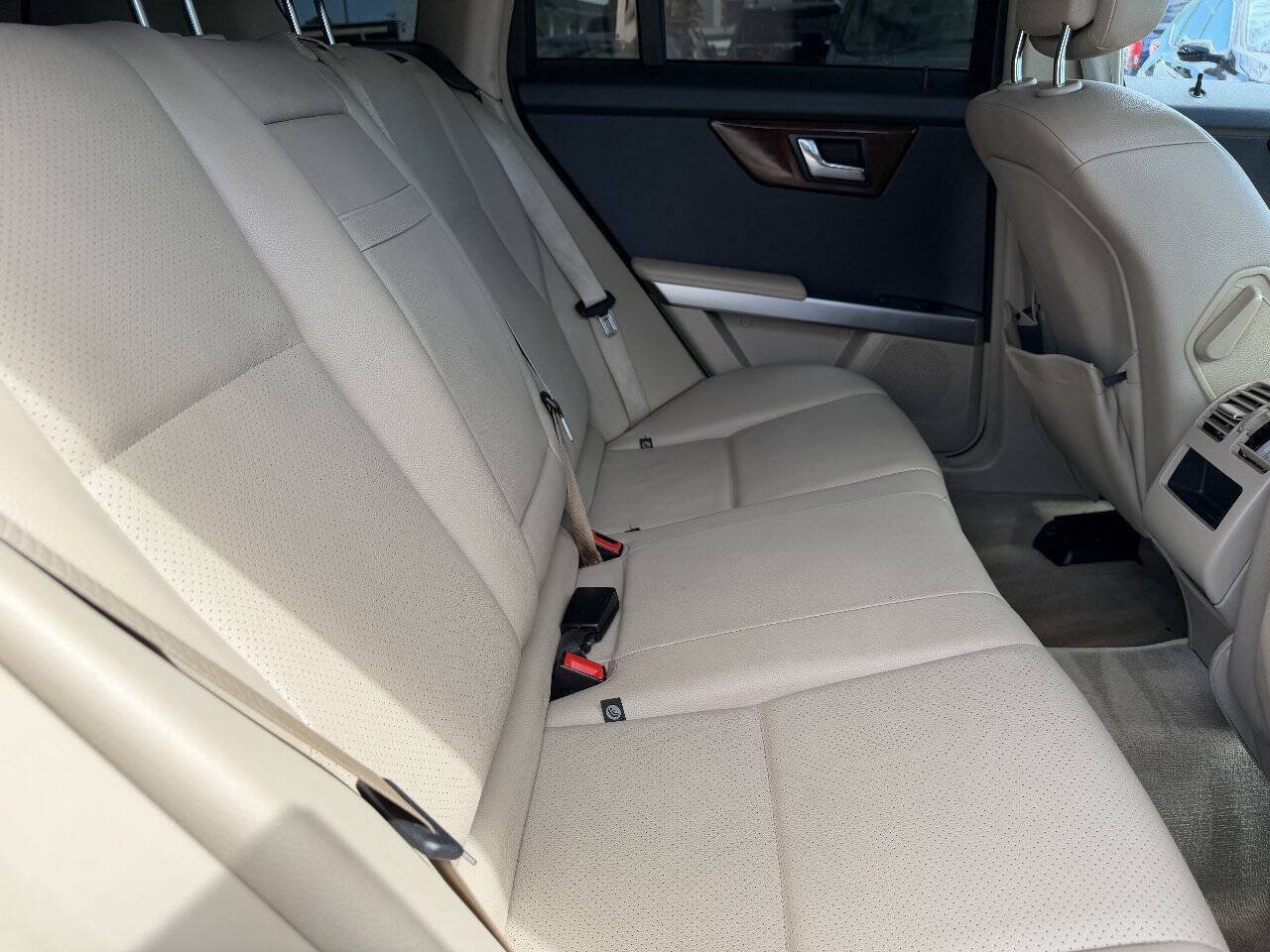 Used 2010 Mercedes-Benz GLK 350 4MATIC image 11