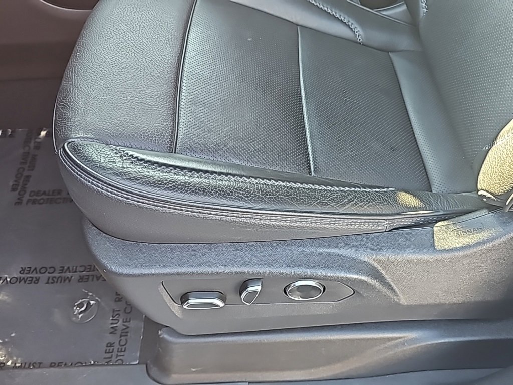 Certified 2025 GMC Yukon Denali image 12