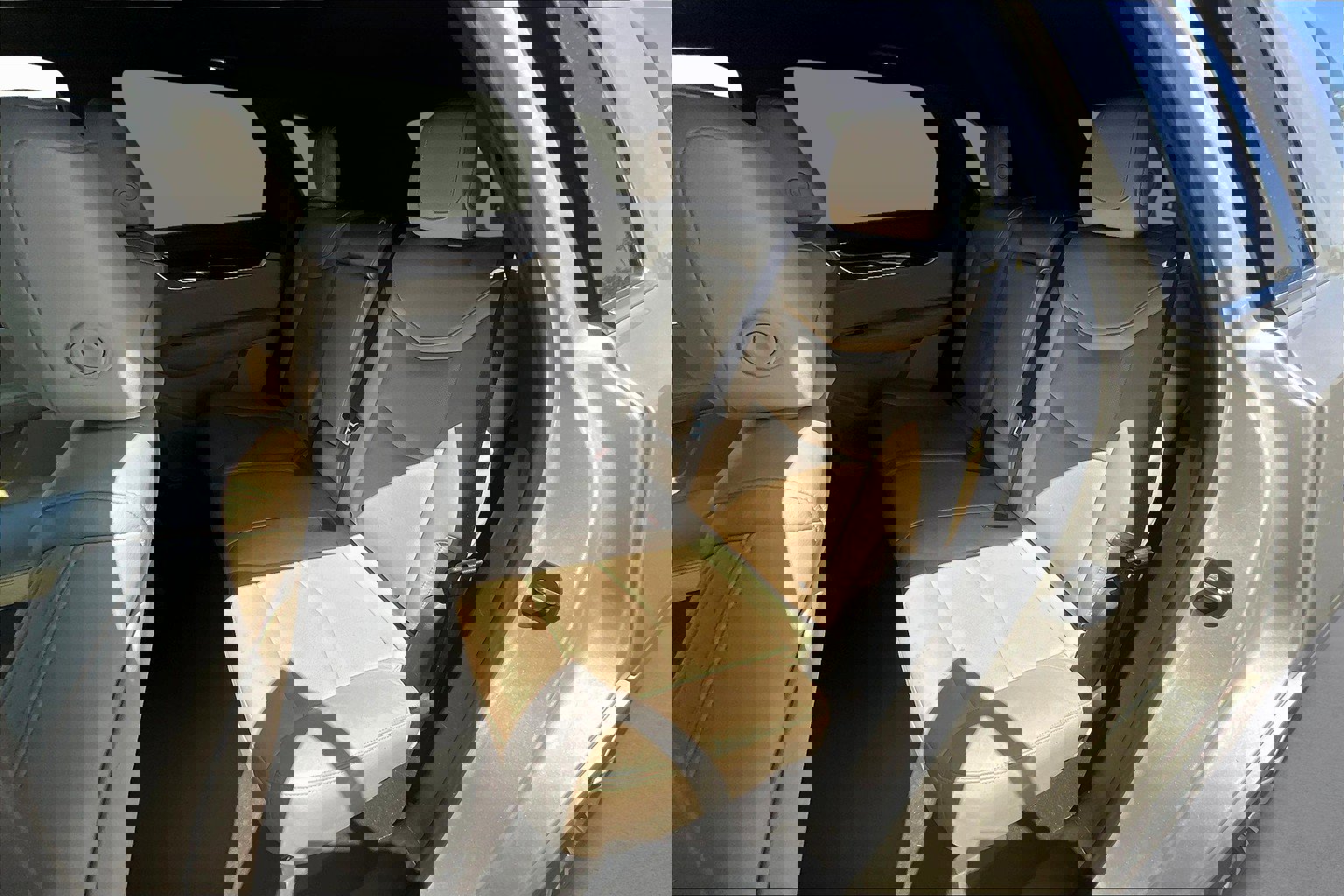 Used 2017 Cadillac XT5 Luxury w/ Driver Awareness Package image 23