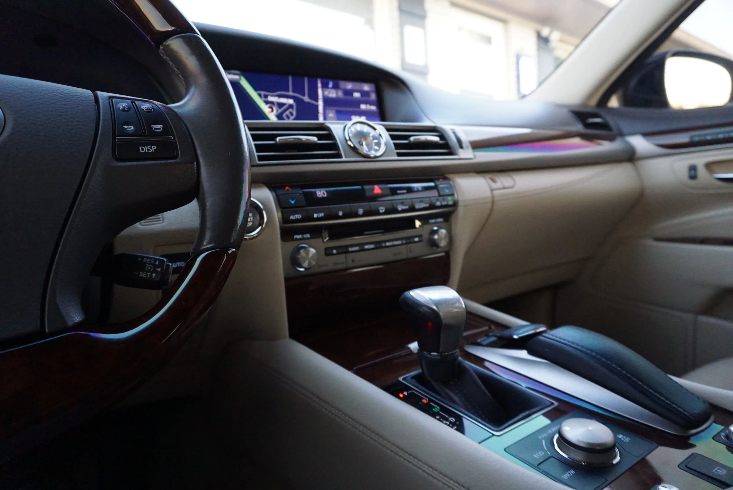 Used 2015 Lexus LS 460 image 37