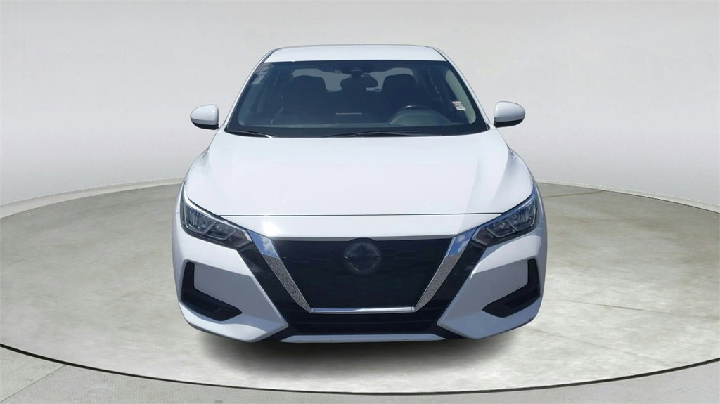 Used 2022 Nissan Sentra SV image 2